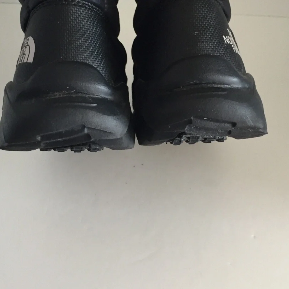 The North Face Women Thermoball Winter Ankle Boots Booties 2017 Quilted 6 EUC